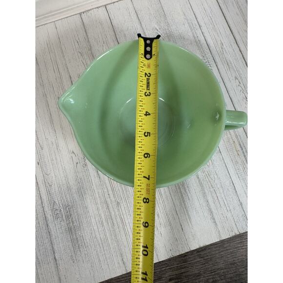Fire King Jadeite Glass Batter Mixing Bowl W Handle Spout Vintage Milk Green 7½” - Picture 9 of 10
